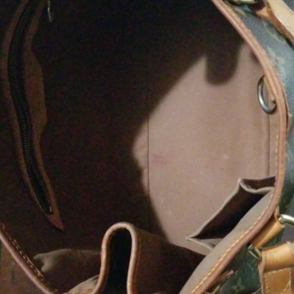 Authentic Louis Vuitton  handbag! - Picture 7 of 8